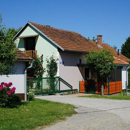 Holiday Home Maderka Strigova エクステリア 写真