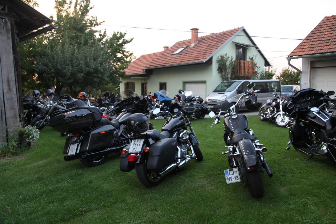 Holiday Home Maderka Strigova エクステリア 写真
